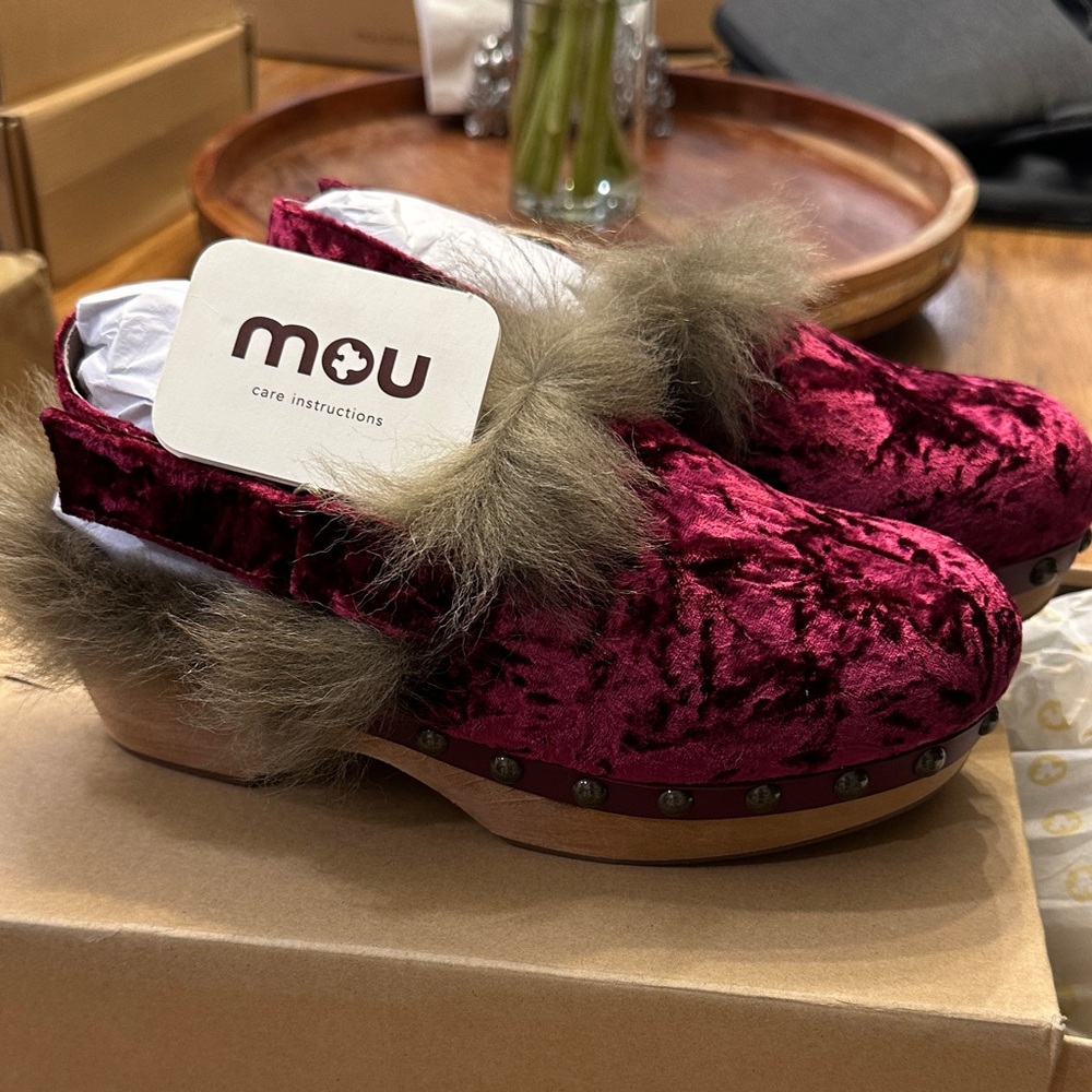 Mou Women's Velvet clogs in Deep Red